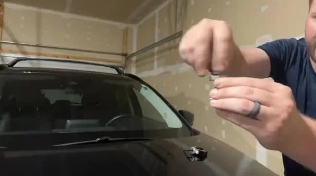 Wiper arm puller package contents with the removal tool